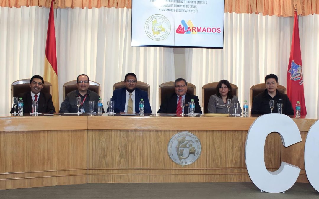 Firma de Convenio entre la Cámara de Comercio de Oruro y Alarmados Seguridad y Redes: Juntos por un Entorno Seguro y Confiable
